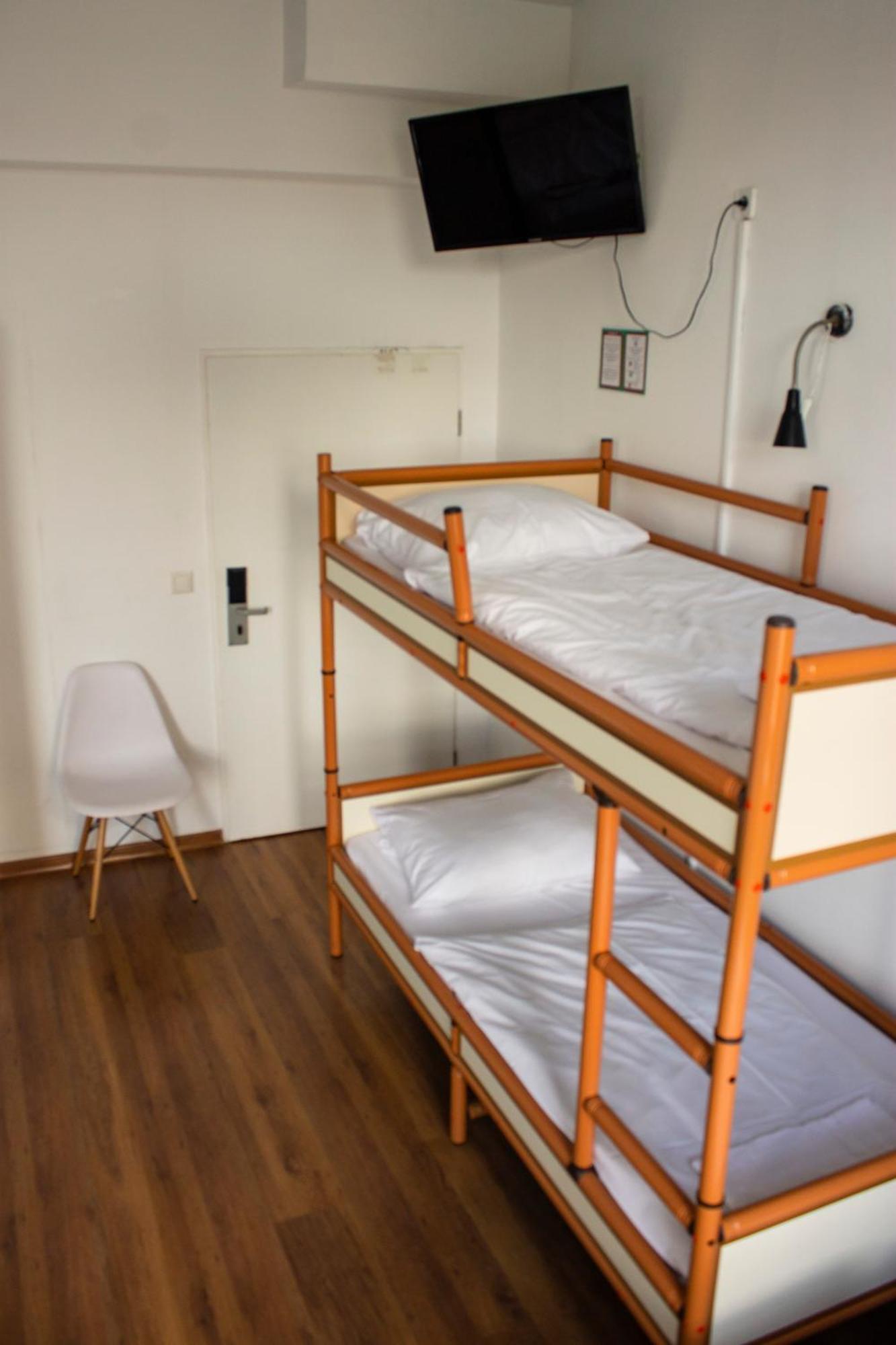 Dormitory Room,1537136248:JPEG